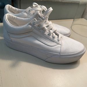 Van’s women's Ward Lo platform white canvas sneaker. Worn once!